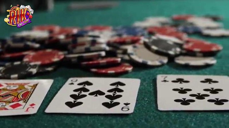 Cách phân định thắng thua khi chơi Poker như thế nào
